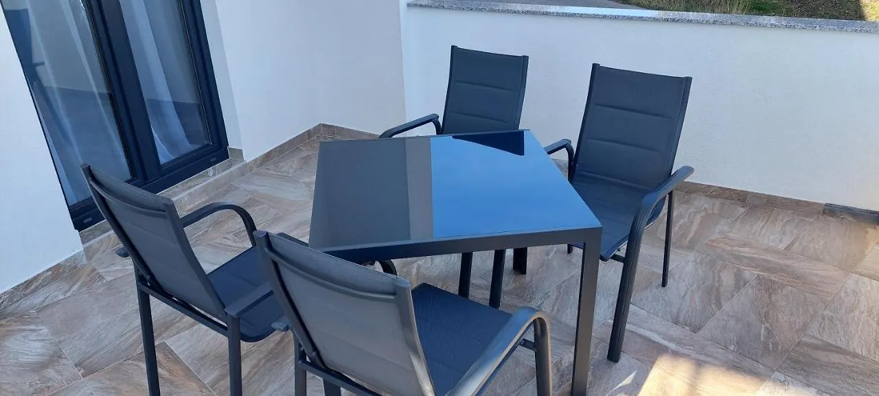 Holiday Apartments Cecilija Supetarska Draga Croatia