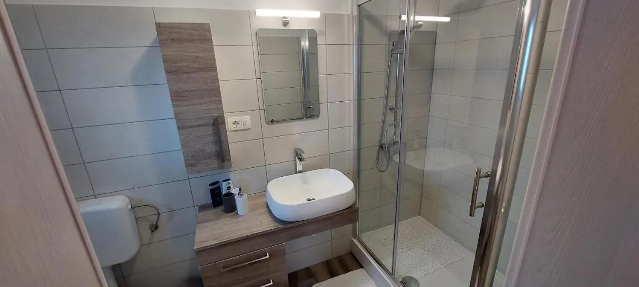 Holiday Apartments Cecilija Supetarska Draga 0*,